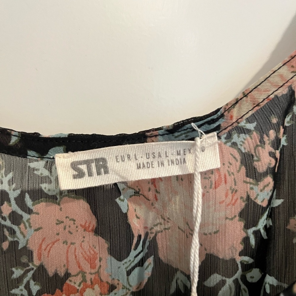 Floral Ruffle Camisole Top - Picture 3 of 5
